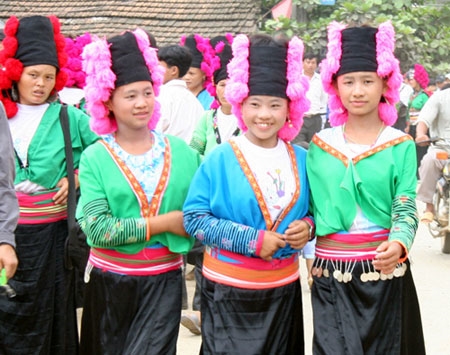 Thiếu nữ Mông ở Sơn La rộn ràng đi hội