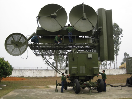 Thường xuyên bảo quản, bảo dưỡng khí tài SSCĐ Đoàn Điện Biên.