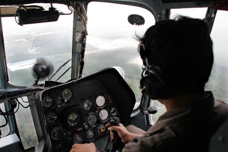 Phi công thực hiện bài bay huấn luyện.
