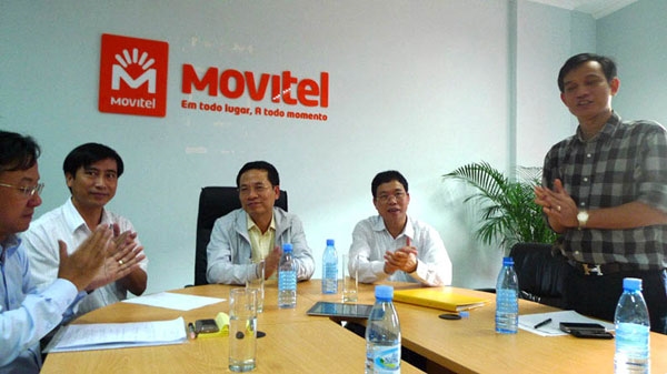 Ngày 14-5, Đại tá Nguyễn Mạnh Hùng (trái), Phó Tổng Giám đốc Tập đoàn Viễn thông Quân đội - Viettel và Thiếu tướng Phạm Quang Vinh, Cục trưởng Cục kế hoạch và đầu tư Bộ quốc phòng, đã có mặt tại Maputo để chuẩn bị cho lễ khai trương chính thức Movitel tại Mozambique.