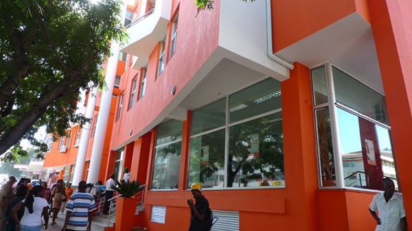 Movitel đã xây dựng hệ thống kênh phân phối lớn nhất ở Mozambique với 50 cửa hàng, 25.000 điểm bán, đại lý đến từng huyện ở Mozambique. Trung bình mỗi xã có từ một đến hai nhân viên của Movitel phụ trách bán hàng đến tận tay người tiêu dùng.