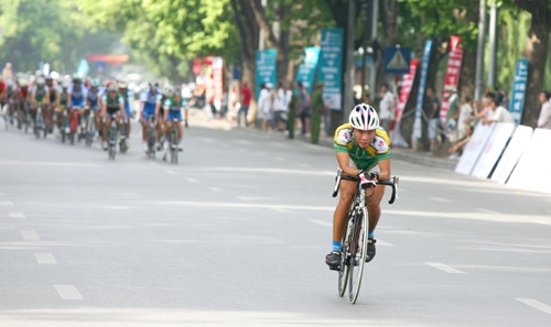 Cua- rơ Phan Thanh Điền (Công ty cổ phần BVTV An Giang) bứt ra khỏi tốp đầu tiên