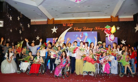 Niềm vui chiến thắng của các thí sinh sau cuộc thi.