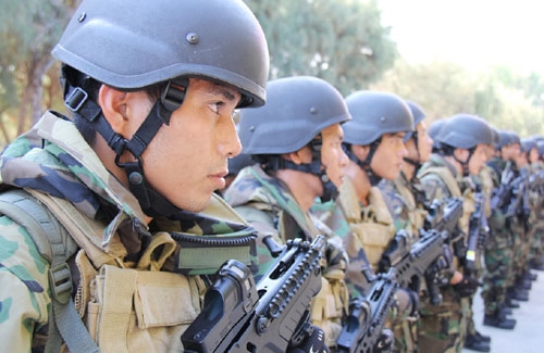 Trước giờ hành quân rèn luyện của chiến sĩ Lữ đoàn 101 Hải quân.