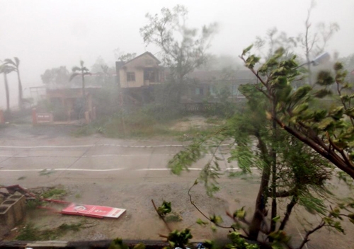 Trên địa bàn tỉnh Hà Tĩnh trong ngày 30-9, gió lớn kèm mưa to.