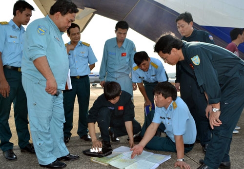 Giao nhiệm vụ và xác định vị trí tìm kiếm.