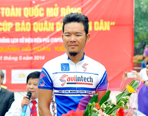 Lê Văn Duẩn, Suntek Sao Việt - TP Hồ Chí Minh đứng thứ nhất ở chặng nam