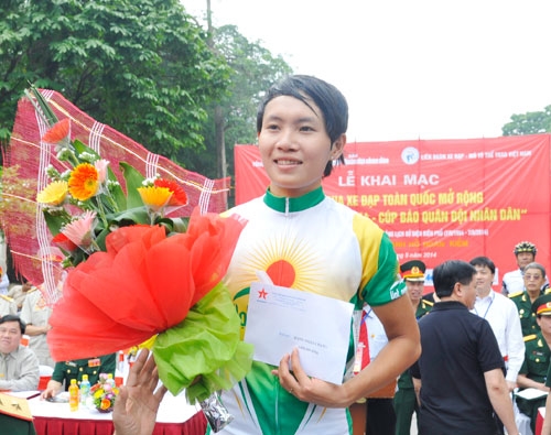 Nguyễn Thị Thật của đội Công ty Cổ phần Bảo vệ Thực vật An Giang đứng thứ nhất ở chặng nữ