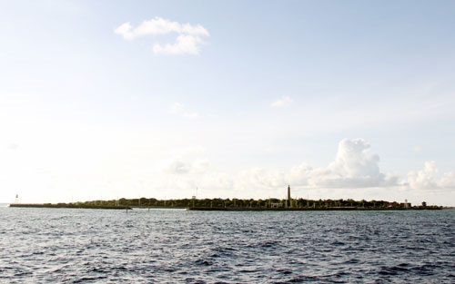 Bình minh trên đảo Song Tử Tây.