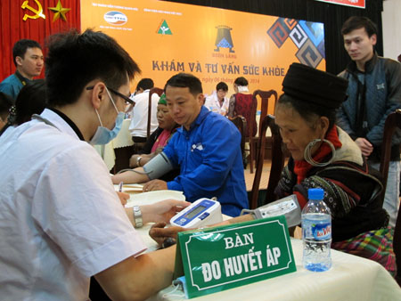 “SĂN SÓC NGƯỜI BỆNH NHƯ ANH EM RUỘT THỊT”