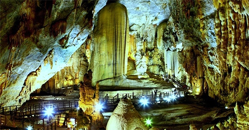 Ngắm và nghĩ ở... động Thiên Đường