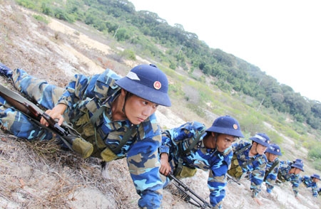 Đội hình luyện tập động tác lê cao.