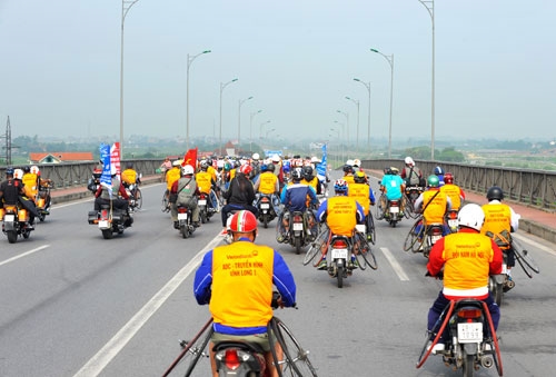 Lường trước đường đua xấu nên bộ phận kỹ thuật của các đội chuẩn bị khá nhiều bánh xe dự phòng.