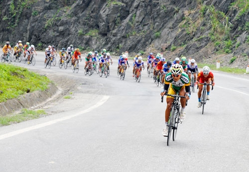 Nỗ lực vượt dốc Cun (Hoà Bình)