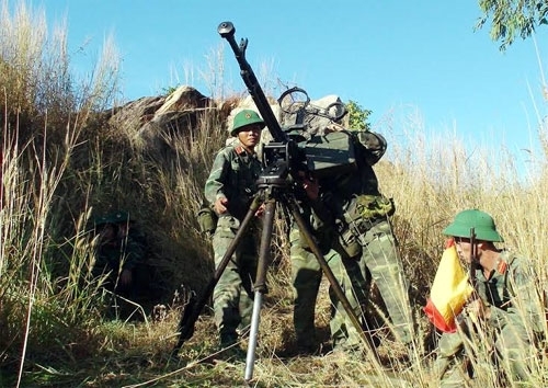 Khẩu đội 12,7mm thực hành thao tác phần tử bắn.