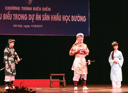 Trích đoạn “Bông Sen Trắng” do học sinh trường THCS Lai Vung (Đồng Tháp) thể hiện