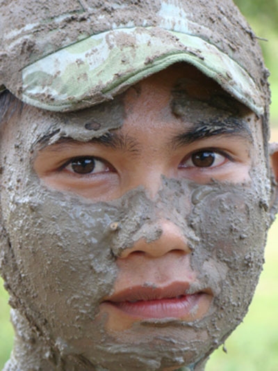 Chiến sĩ trẻ vào trận