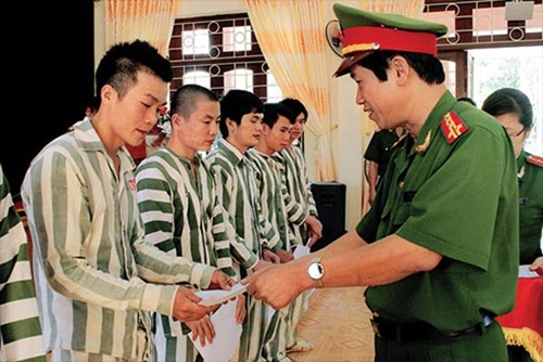 VÒNG TAY CỘNG ĐỒNG VỚI NGƯỜI TRỞ LẠI