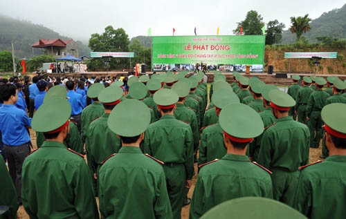 Quang cảnh buổi lễ phát động.