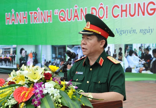 Trung tướng Nguyễn Trọng Nghĩa phát biểu tại buổi lễ.