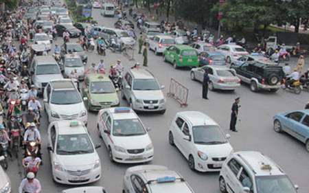 GIÁ XĂNG VÀ CẠNH TRANH LÀNH MẠNH