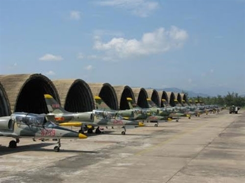 Các máy bay L39 đã sẵn sàng cho buổi huấn luyện bay.