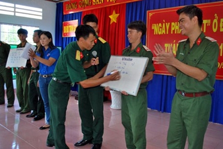 TẠO ĐIỂM NHẤN CHO NGÀY PHÁP LUẬT