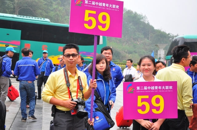 Tình nguyện viên, nhà báo Trung Quốc có mặt từ rất sớm.