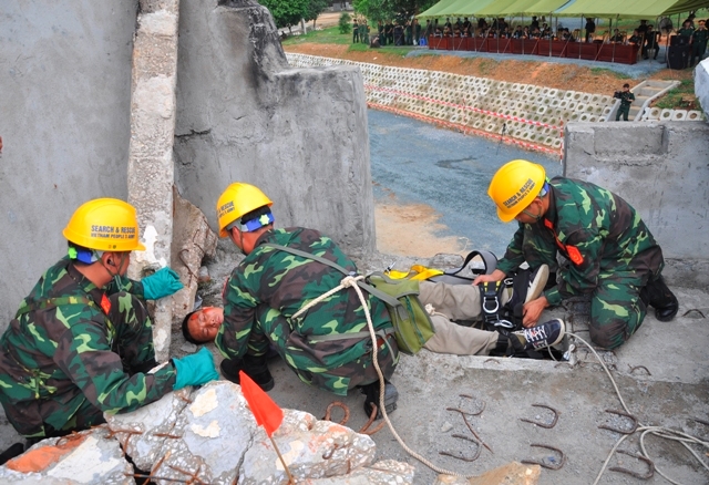 Xử lý tình huống có một người bị thương trên tầng.