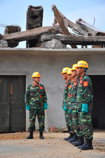 Nhận nhiệm vụ cứu nạn...