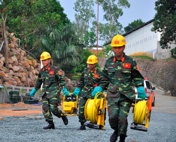 Lao nhanh tới hiện trường