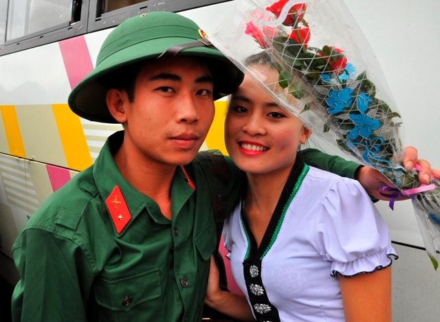 Tranh thủ chụp một kiểu ảnh với bạn.