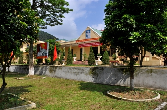 Tùy theo điều kiện, mỗi đơn vị đều có cách làm sáng tạo để đơn vị mình luôn sạch, xanh và hướng tới đẹp hơn. Một góc nhà chỉ huy Lữ đoàn 86, Binh chủng Hóa học.