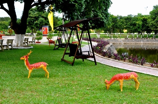 Một góc khuôn viên nhà chỉ huy đẹp như trong công viên, rất được cán bộ chiến sĩ Trung đoàn 148 yêu thích.